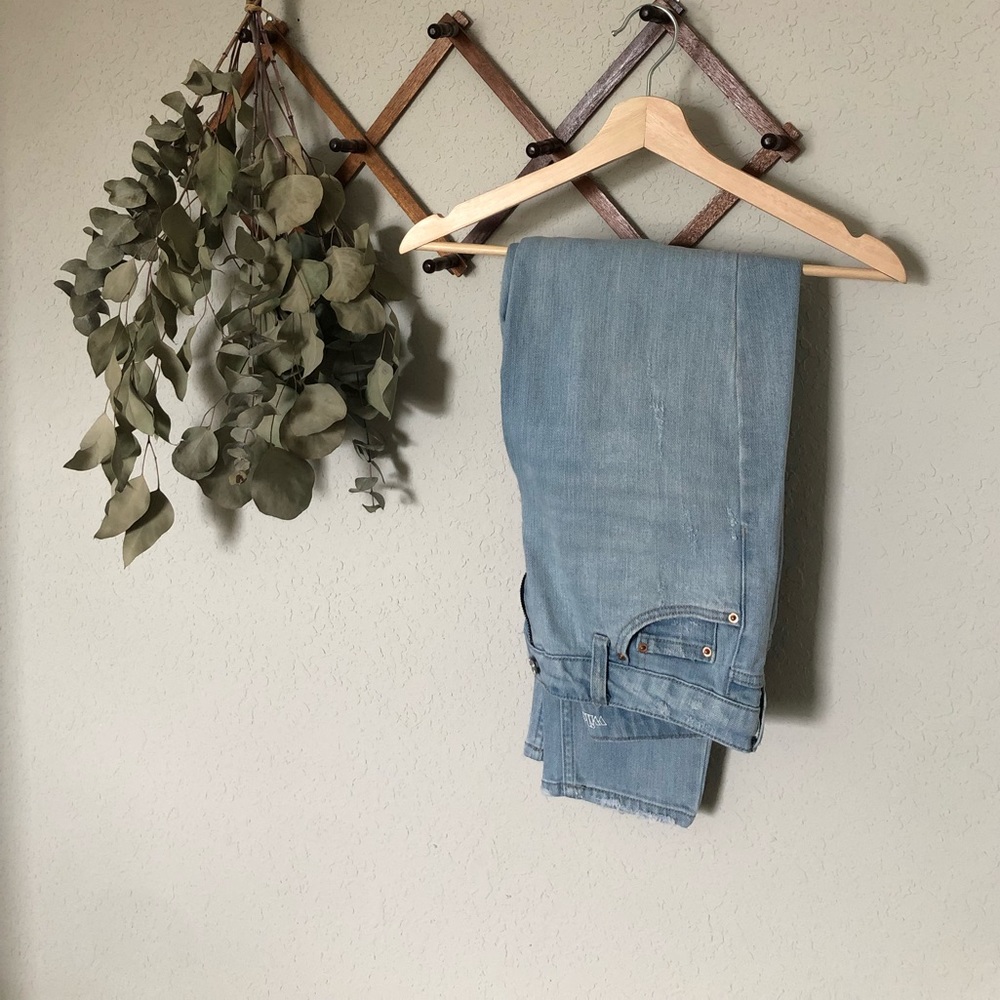 High rise mom jean